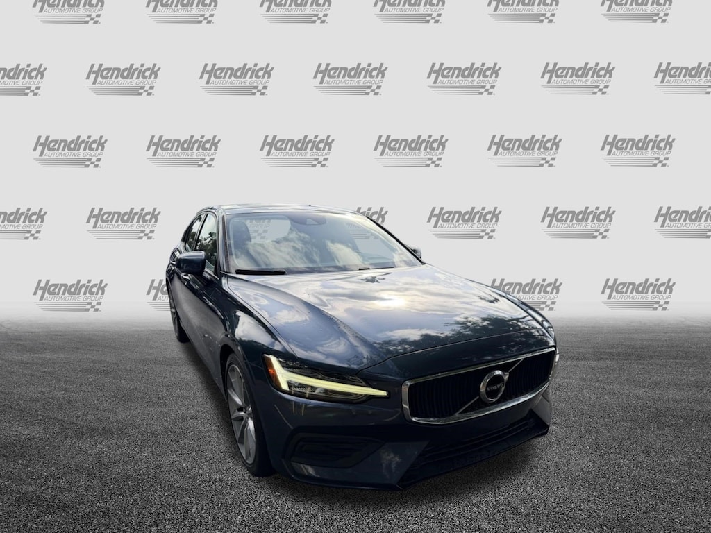 Used 2020 Volvo S60 Momentum Sedan