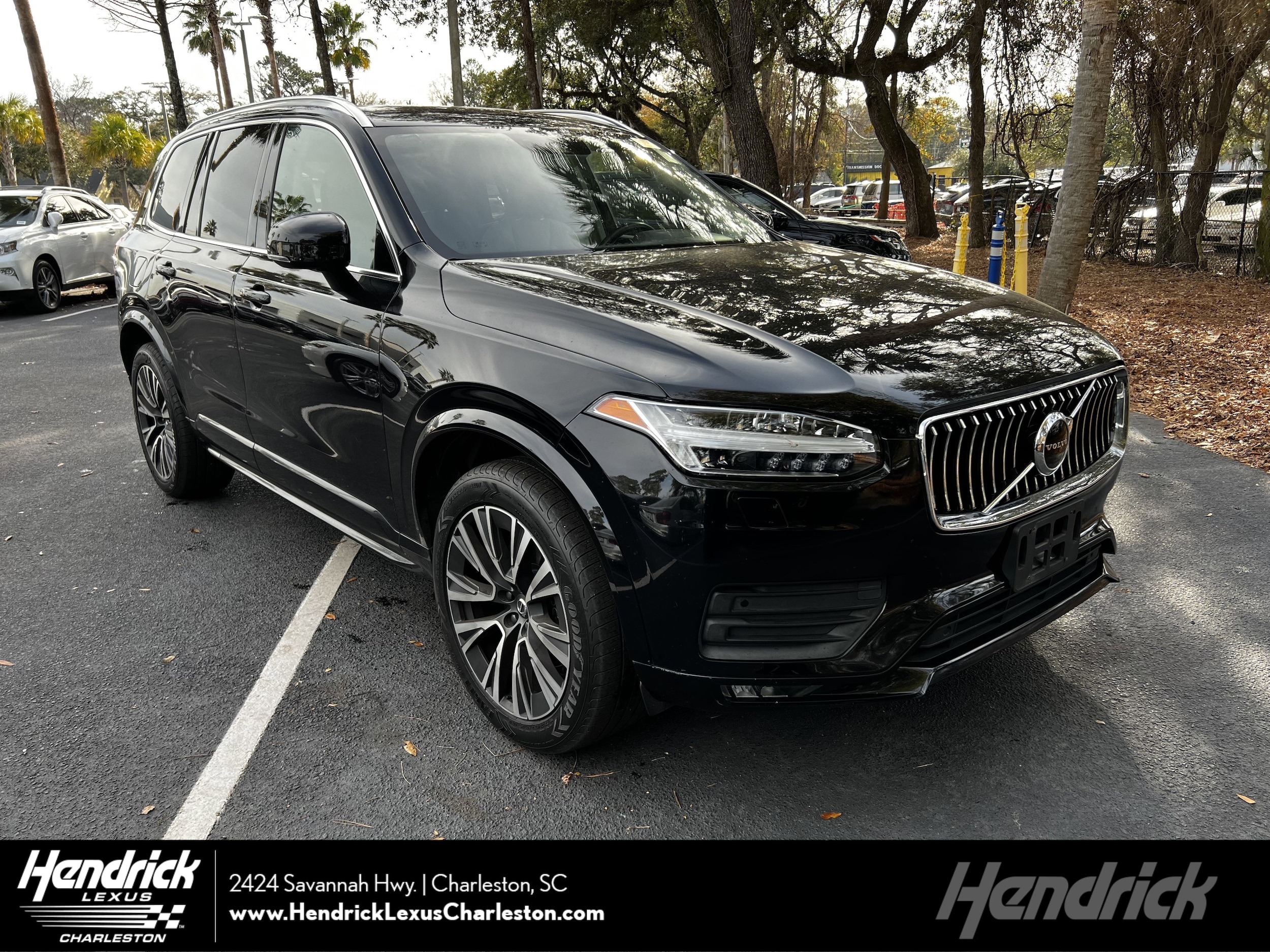 2021 Volvo XC90 Momentum's photo