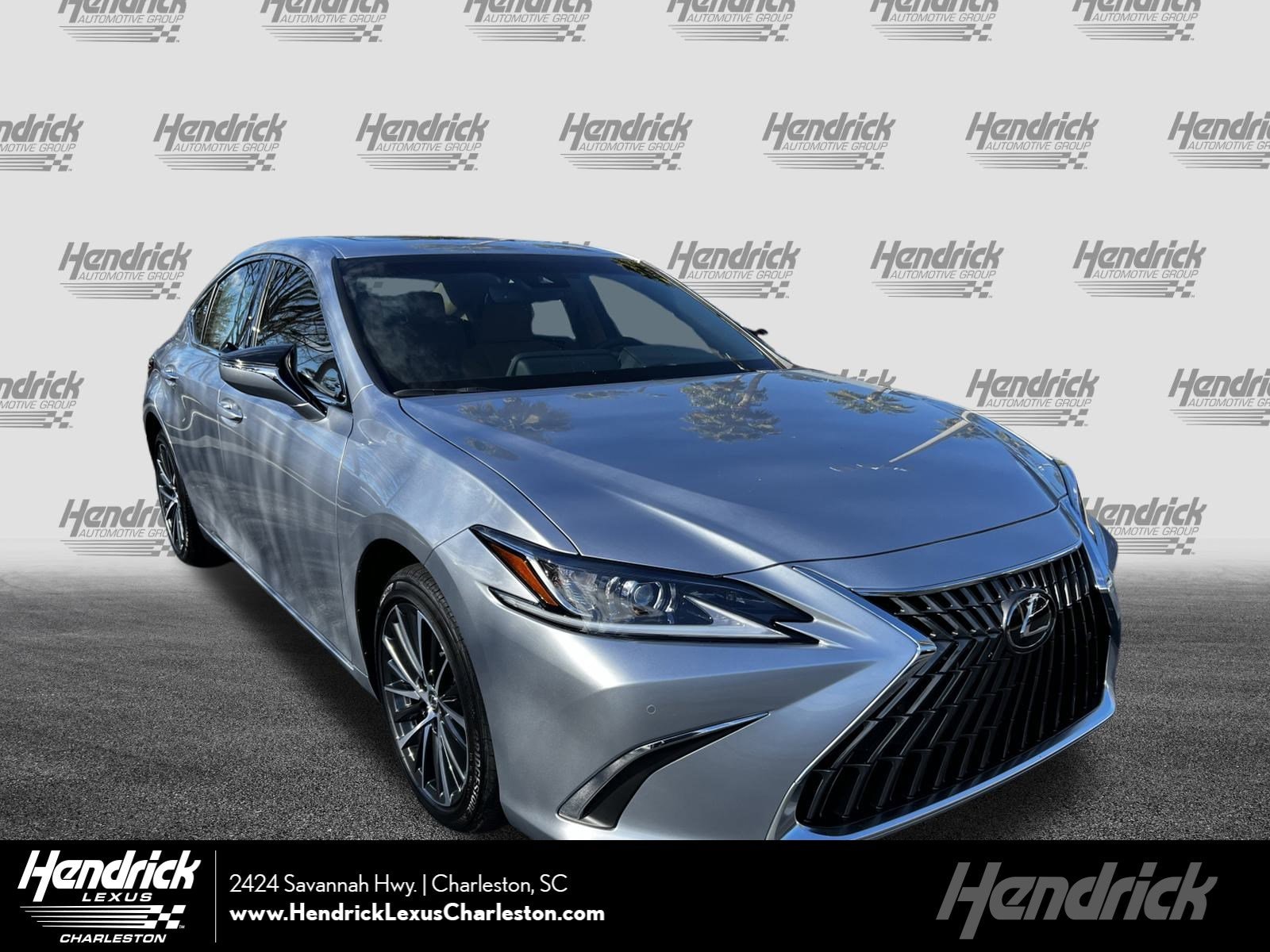 2025 Lexus ES 350's photo