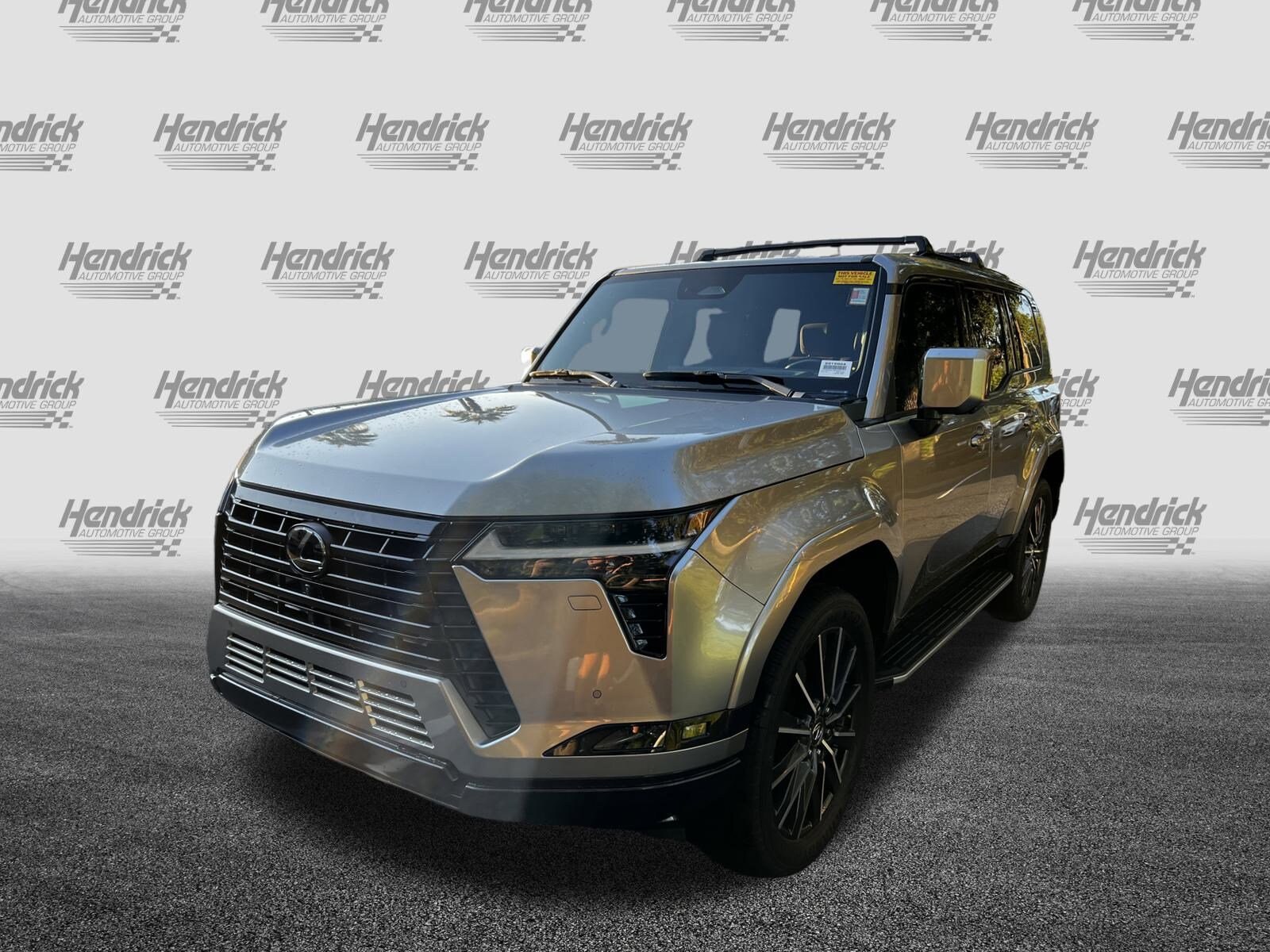 2024 Lexus GX 550 Luxury photo 3