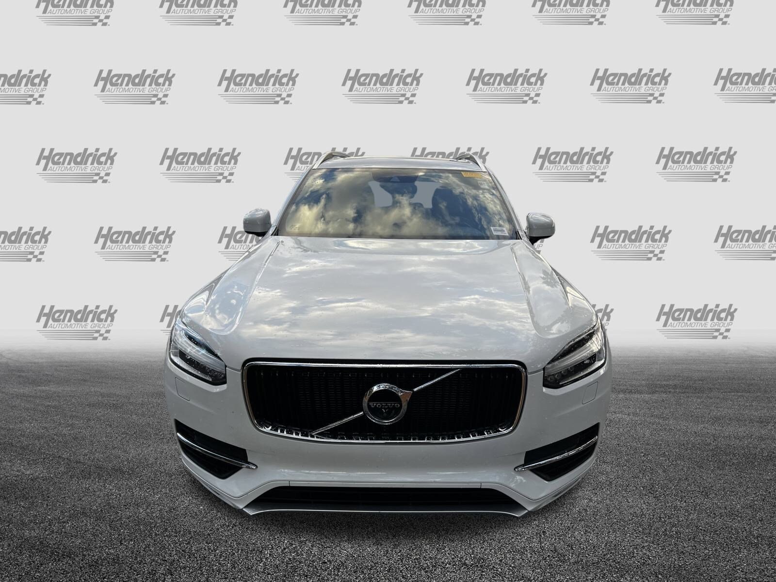 2018 Volvo XC90 Momentum photo 3