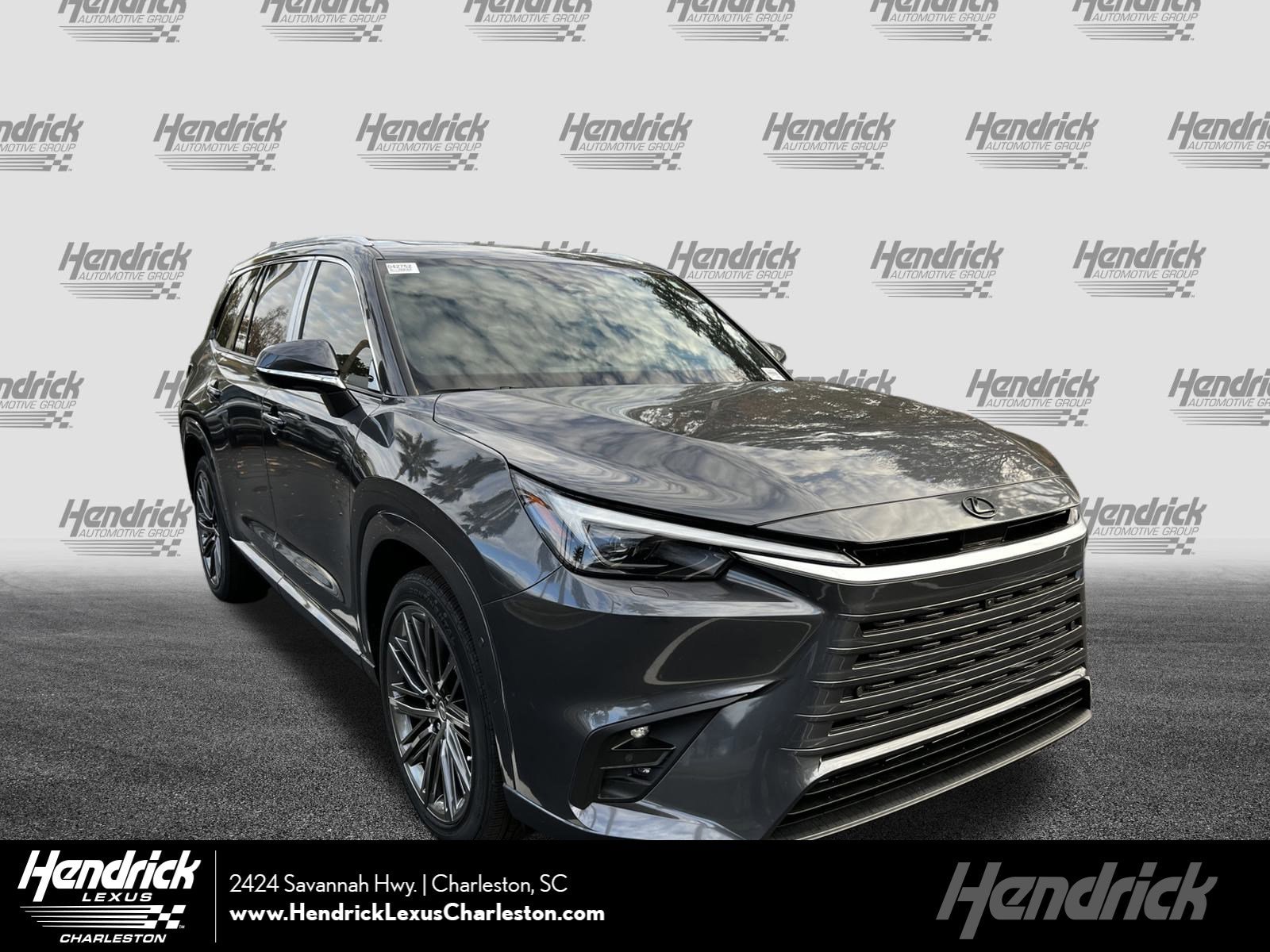 2026 Lexus TX Luxury's photo