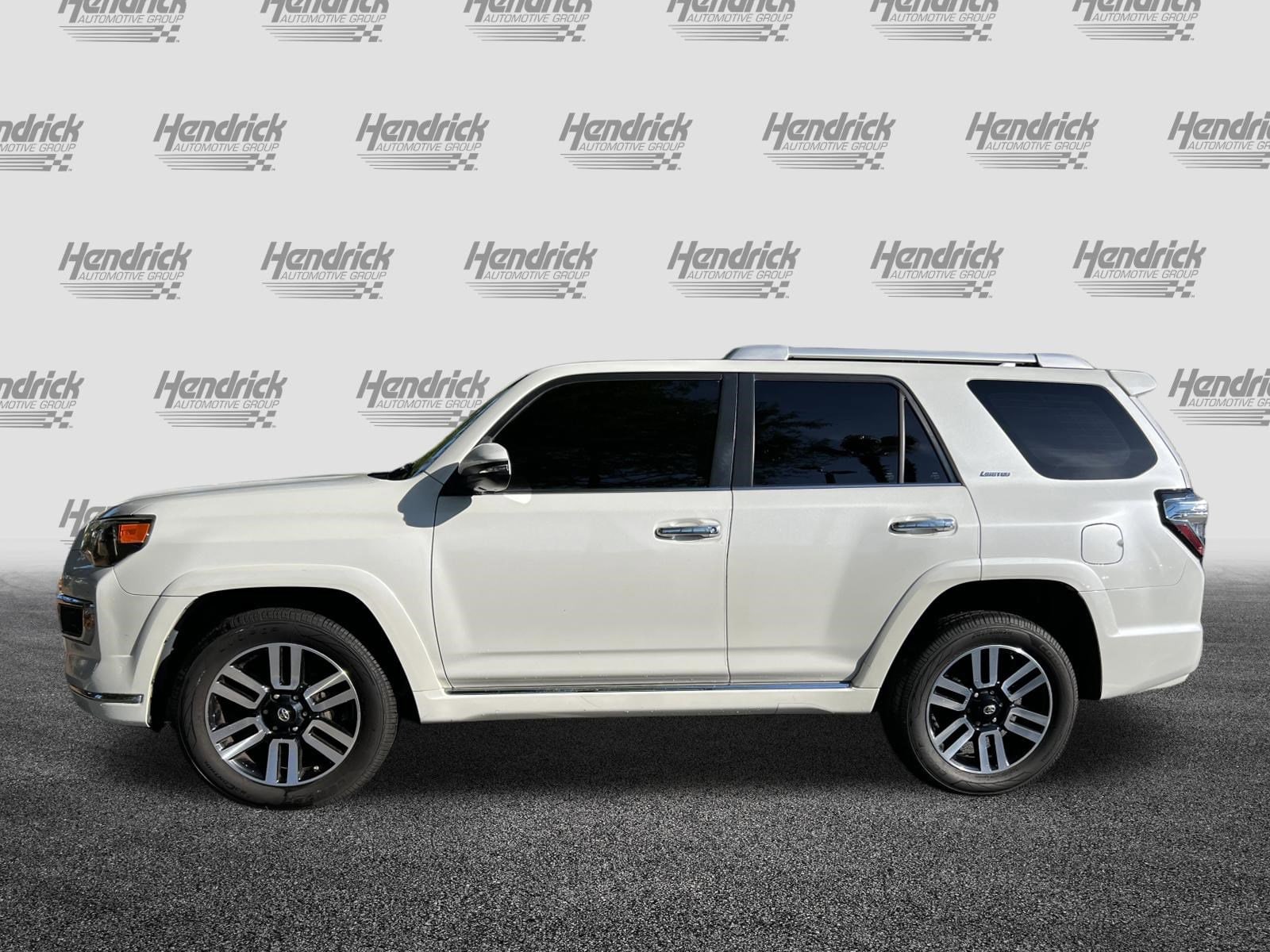 2017 Toyota 4Runner Limited photo 4