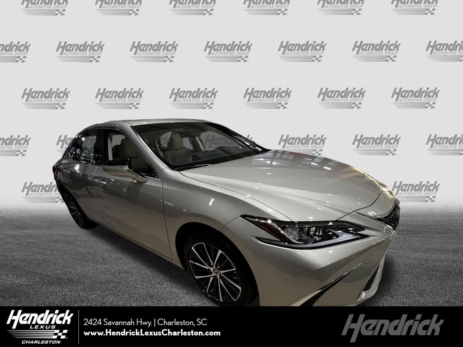 2025 Lexus ES 350's photo