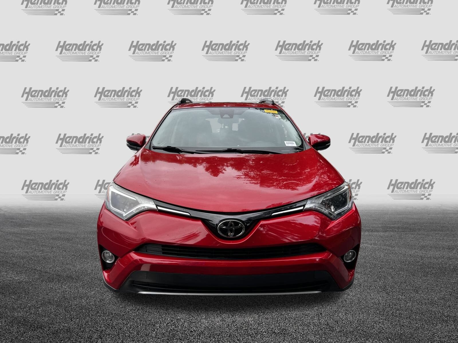 2017 Toyota RAV4 XLE photo 3