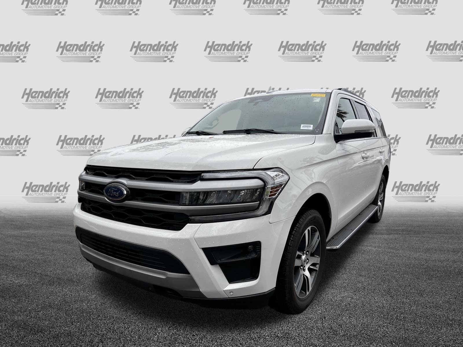 2022 Ford Expedition XLT photo 2