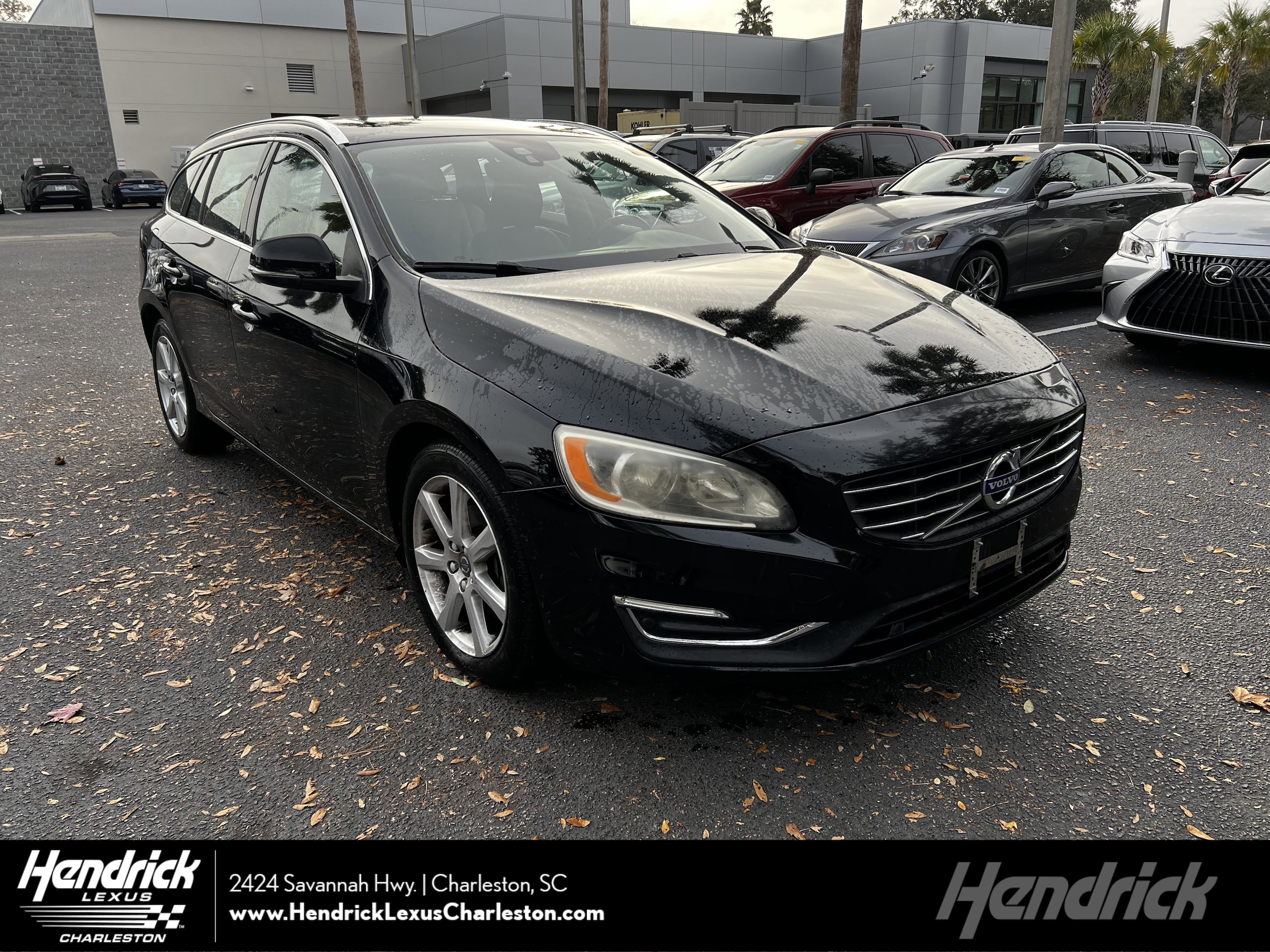 2016 Volvo V60 Premier's photo