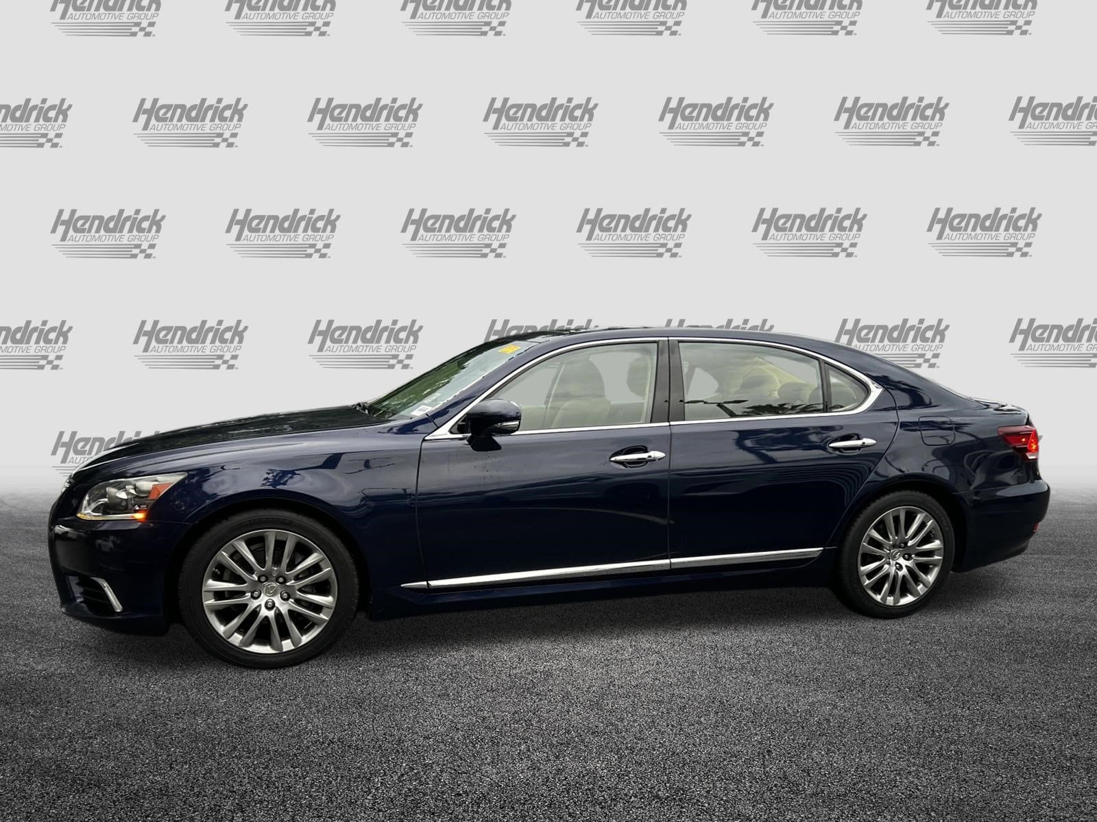 2013 LEXUS LS 460 L photo 4
