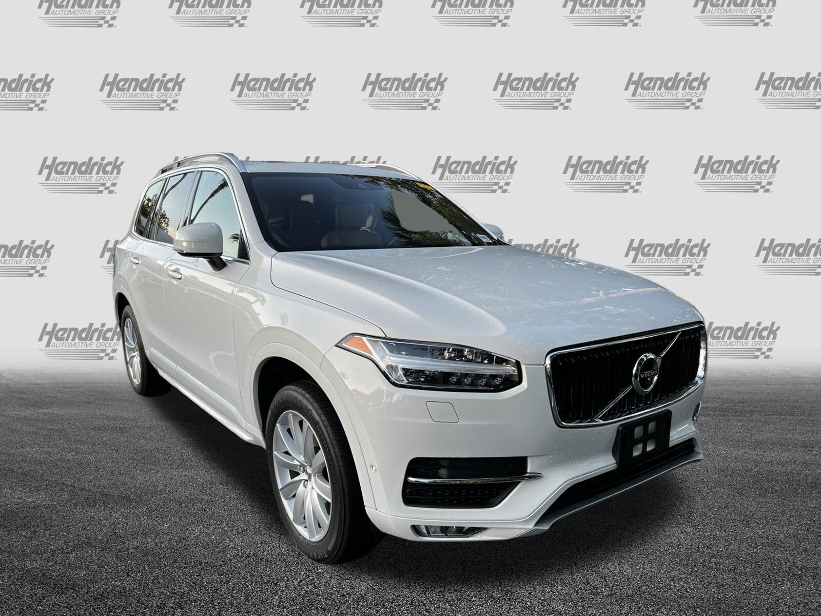 2018 Volvo XC90 Momentum photo 2