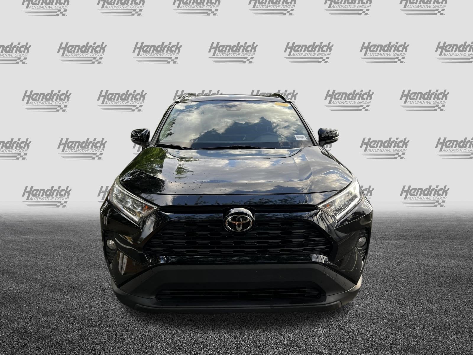 2019 Toyota RAV4 XLE Premium photo 2