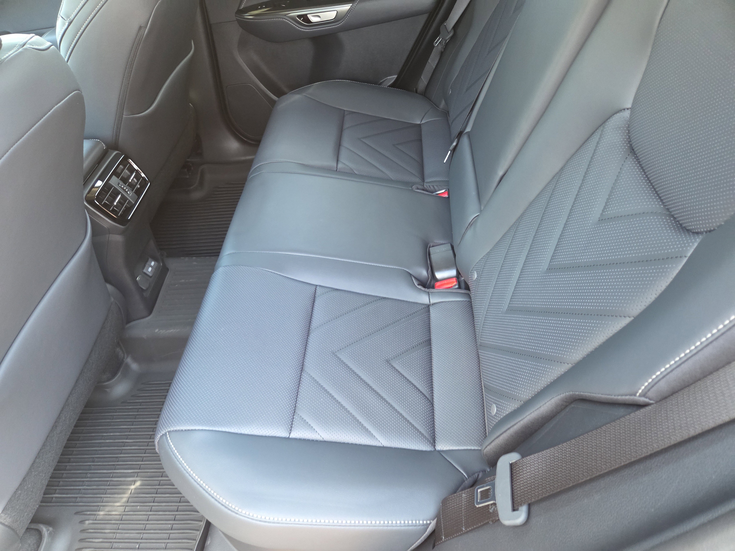 2026 Lexus NX 450h+ Luxury - Photo 9