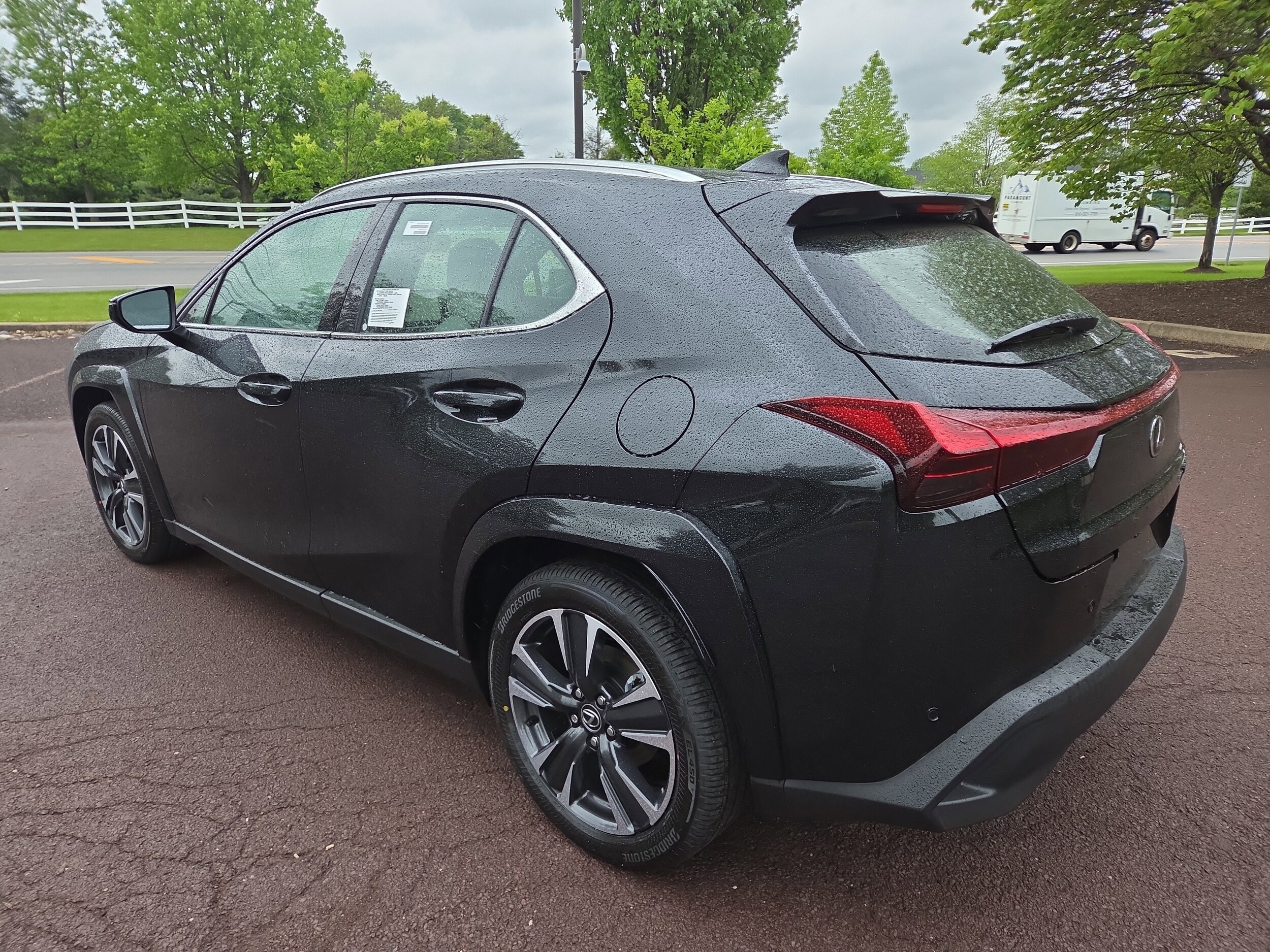 2025 Lexus UX Premium photo 4
