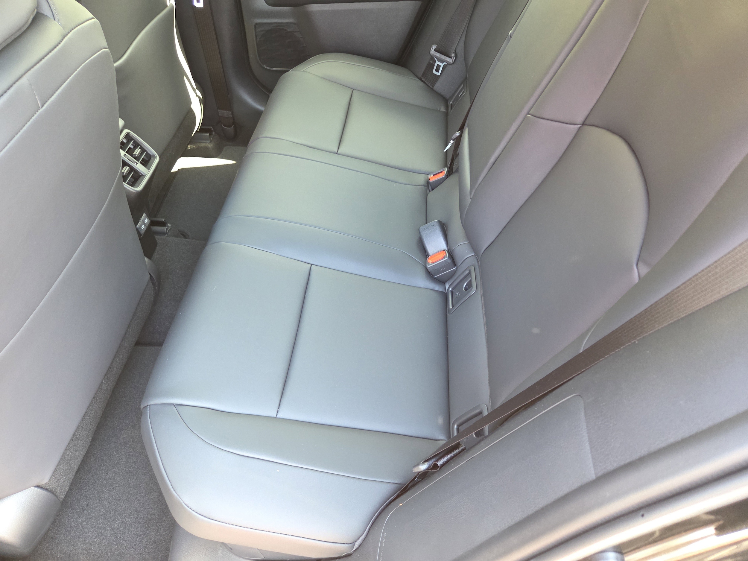 2026 Lexus UX Hybrid 300h Premium - Photo 9