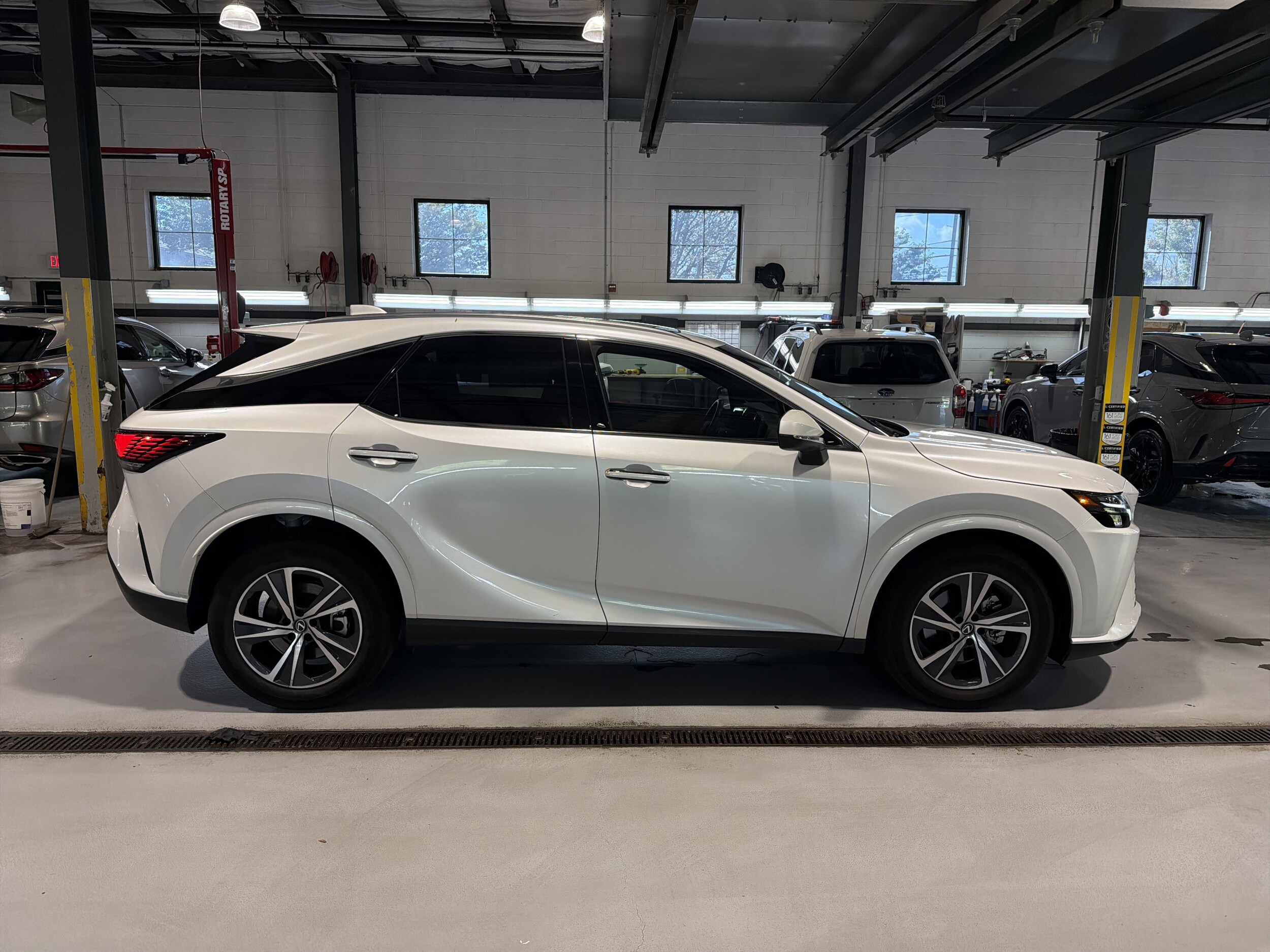 2023 Lexus RX 350 Premium photo 4
