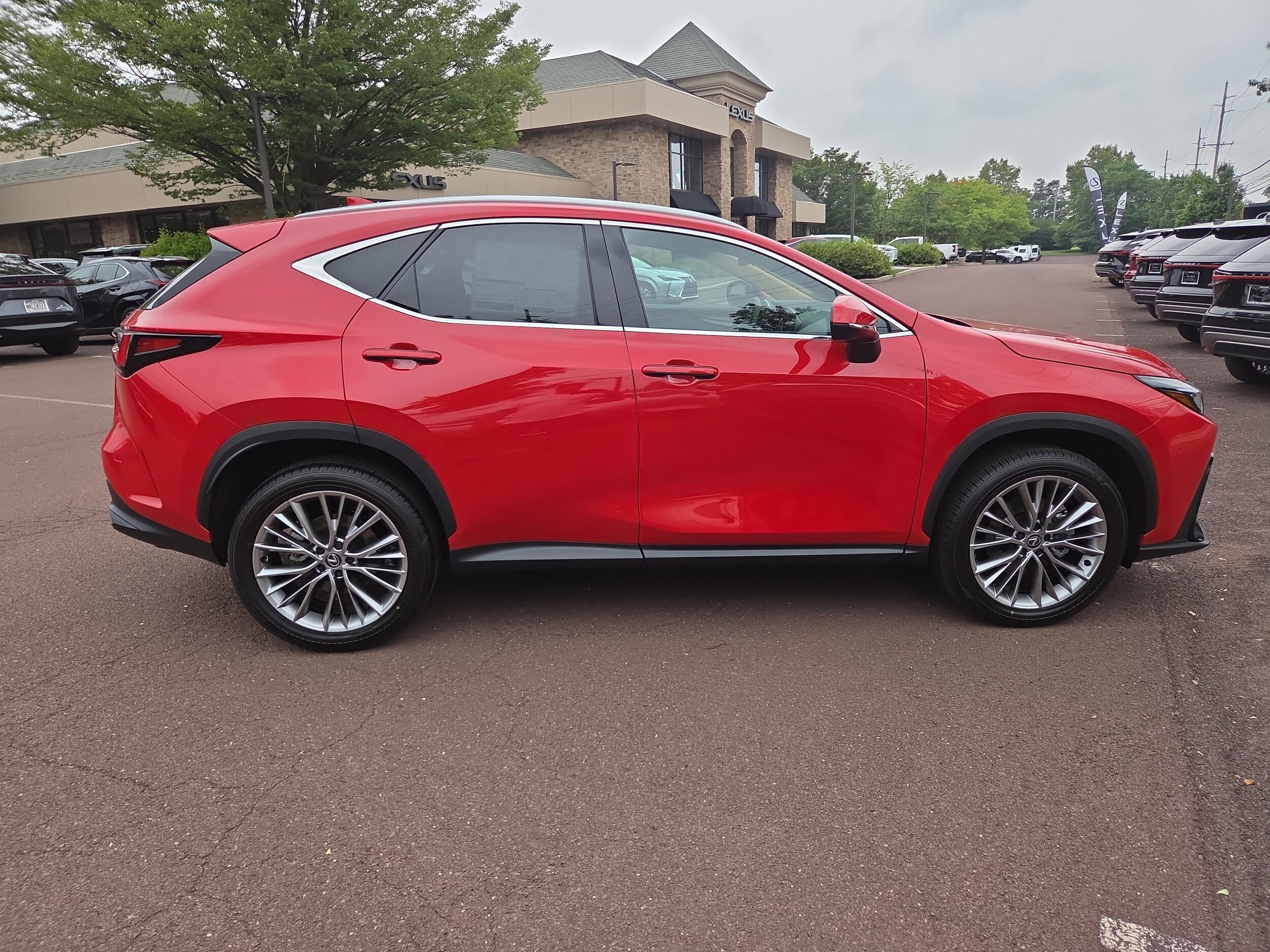 2025 Lexus NX 350 Premium photo 2
