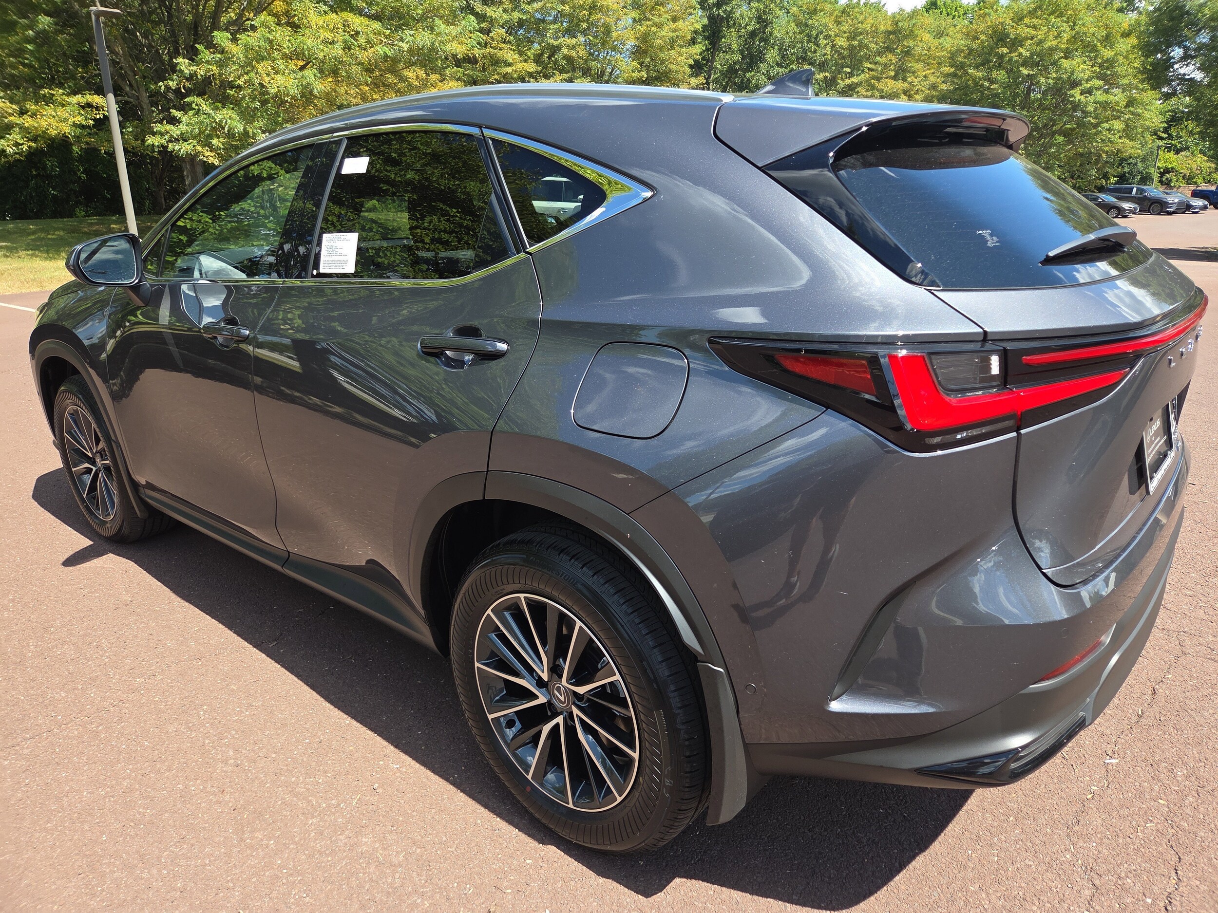 2025 Lexus NX 350h Luxury AWD photo 3