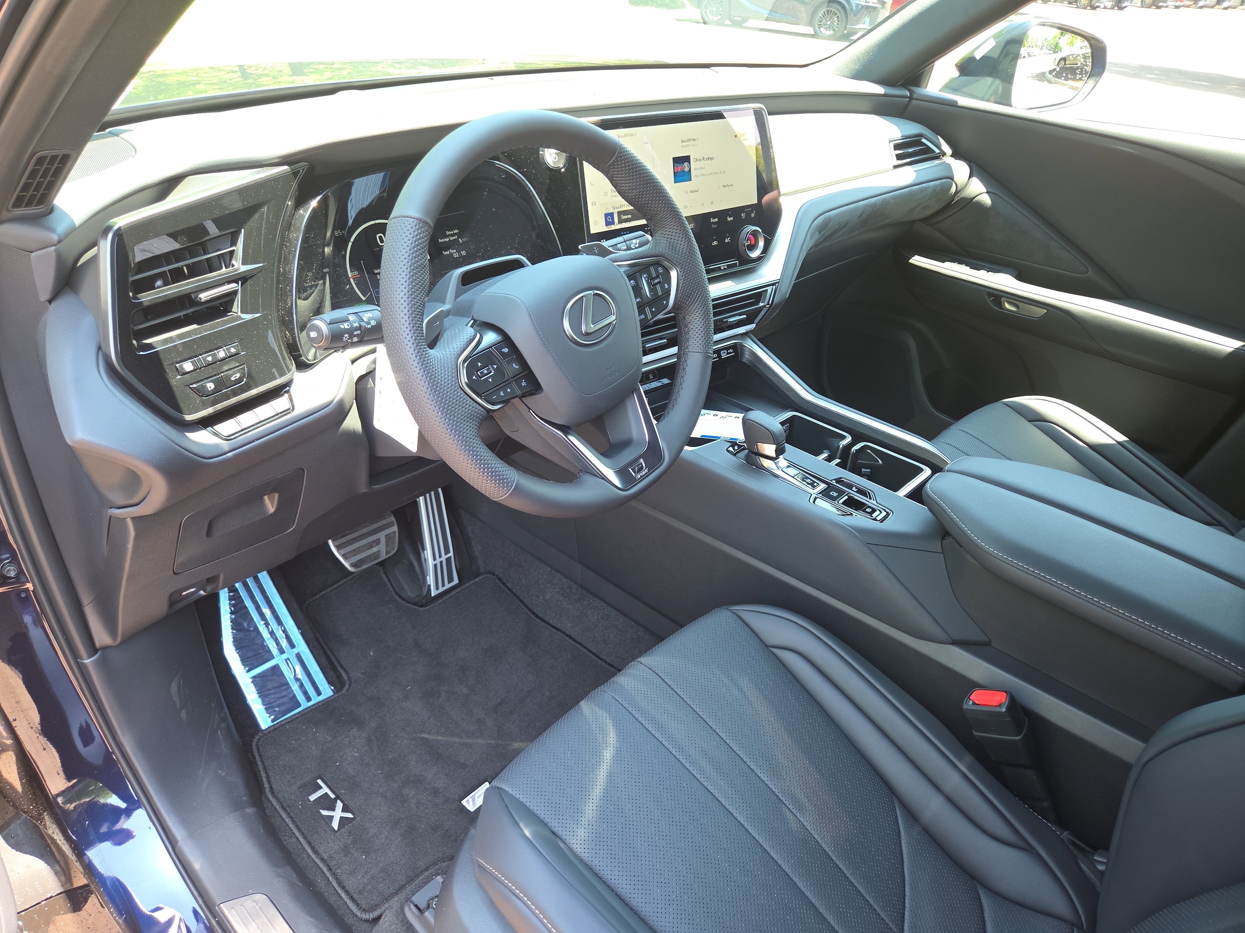 2026 Lexus TX 500h F-Sport Premium - Photo 8