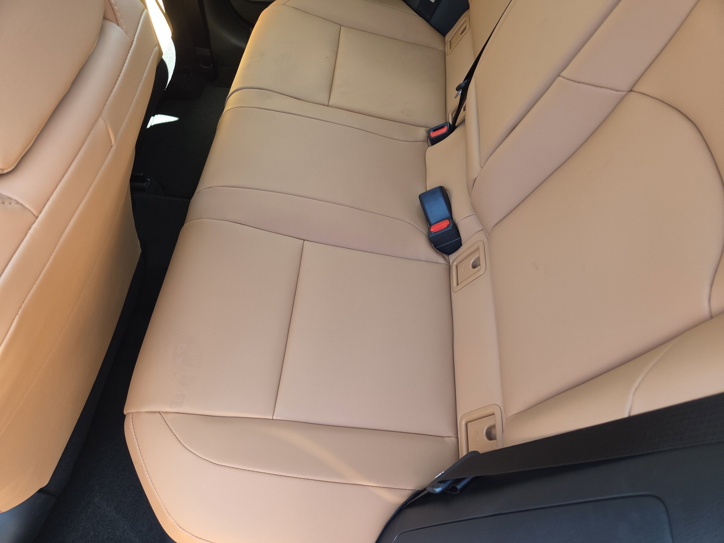 2026 Lexus UX Hybrid 300h Premium - Photo 9