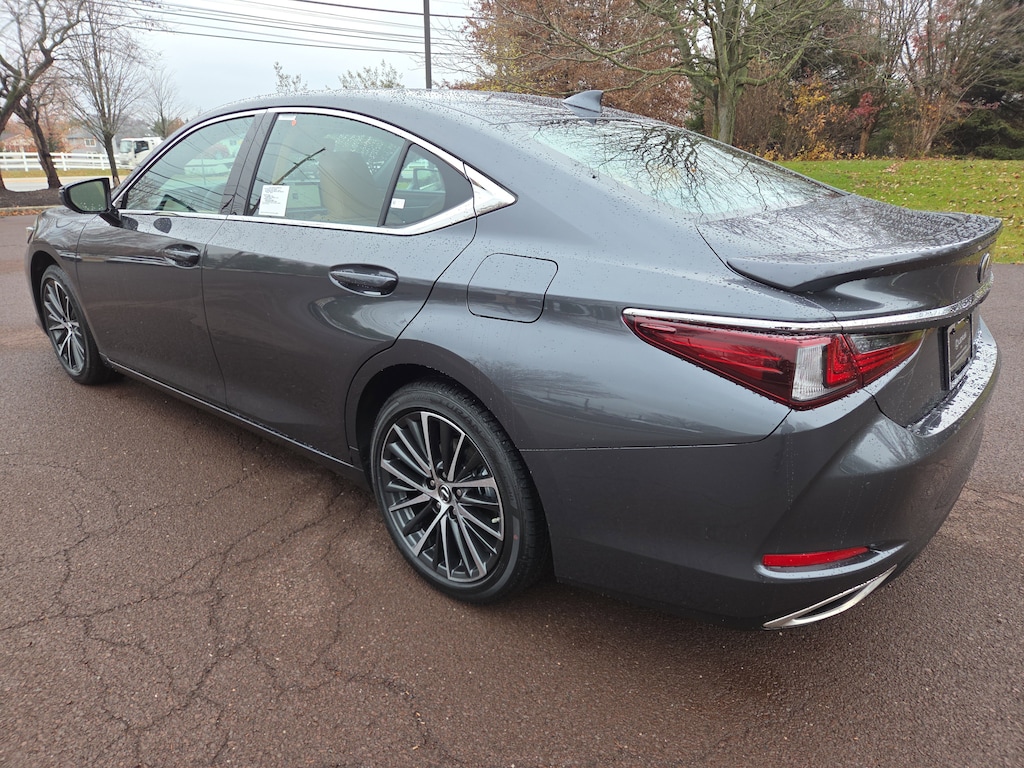New 2025 Lexus ES 350 SEDAN
