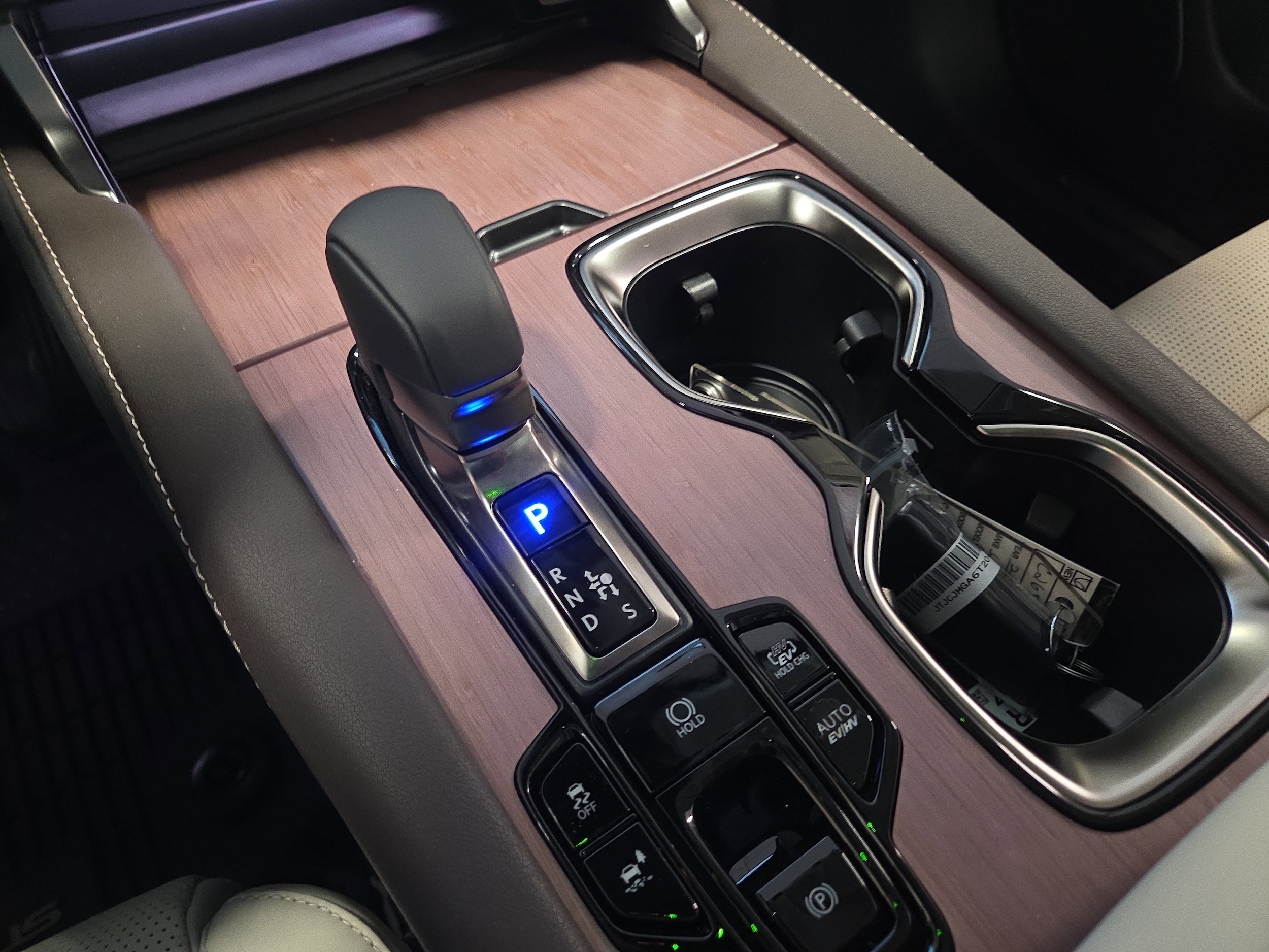 2026 Lexus RX 450h+ Luxury - Photo 13