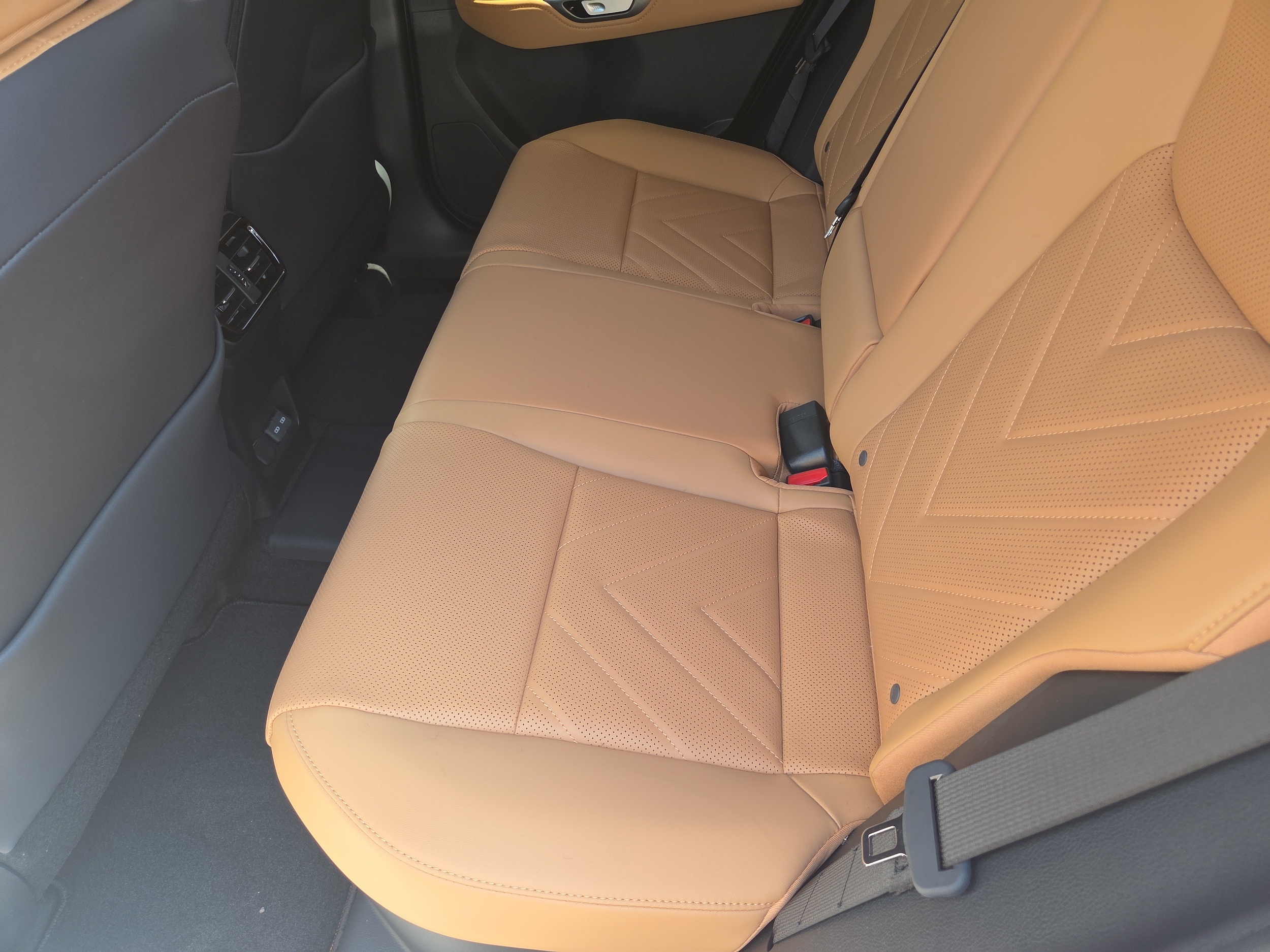 2026 Lexus NX 450h+ Luxury - Photo 10