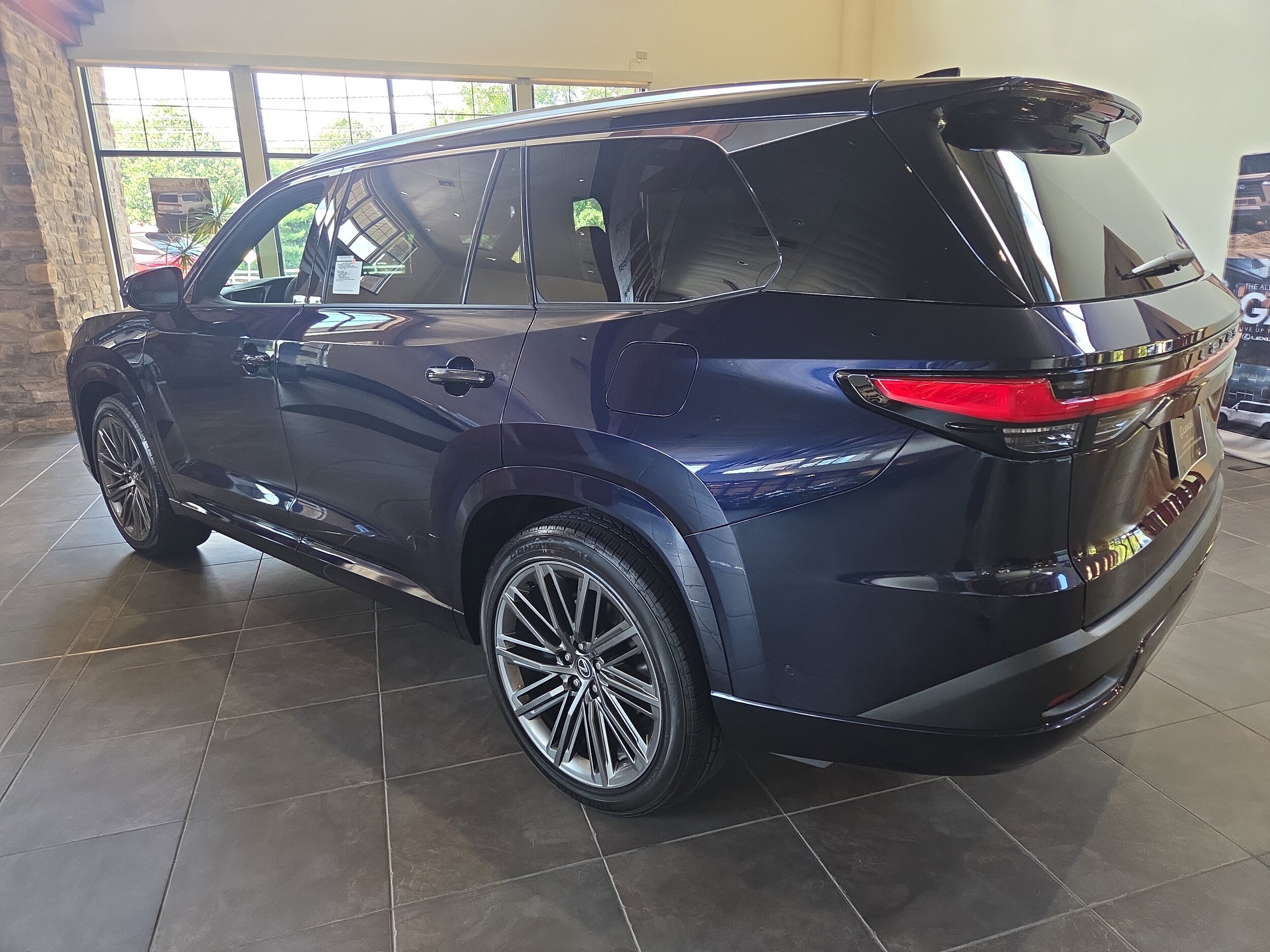 2025 Lexus TX 350 Luxury photo 4