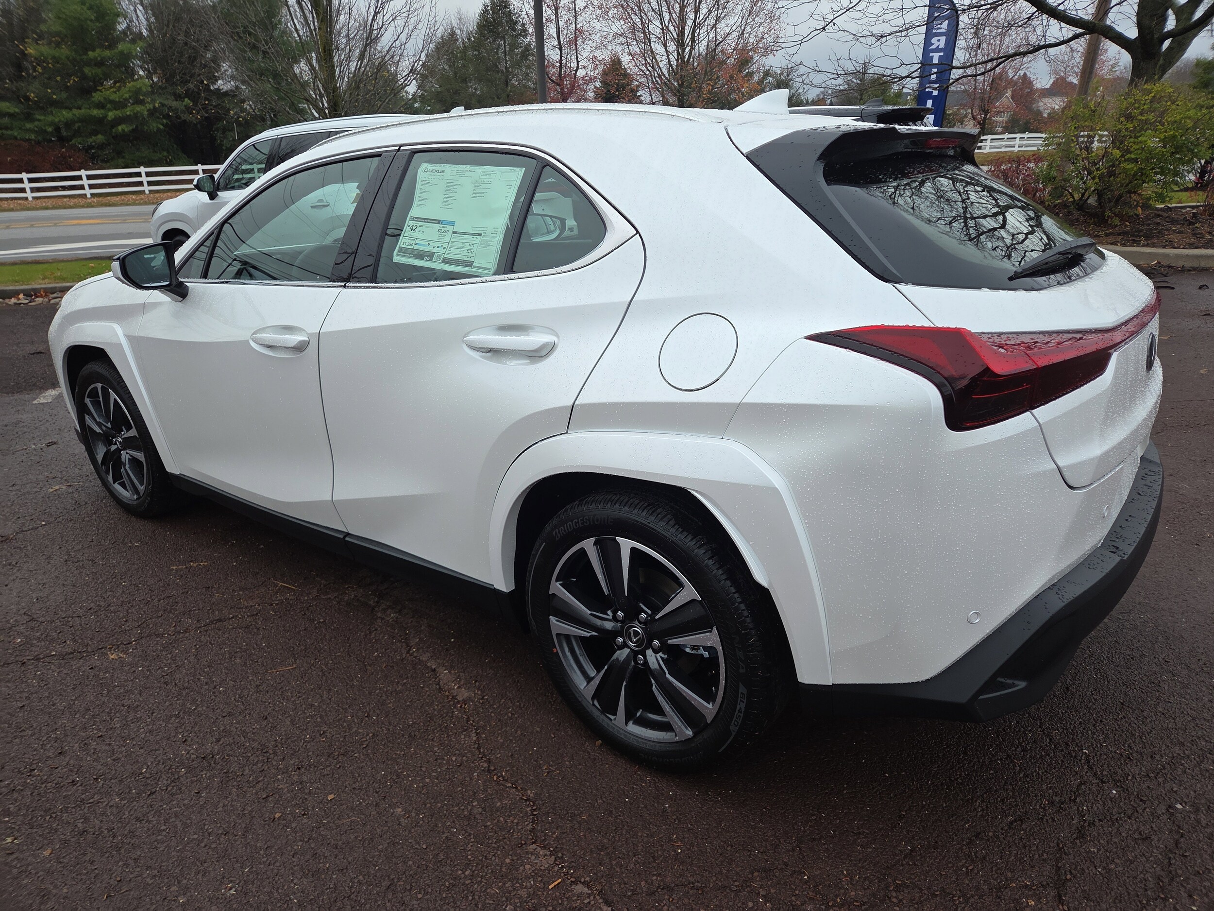 2025 Lexus UX Premium photo 4