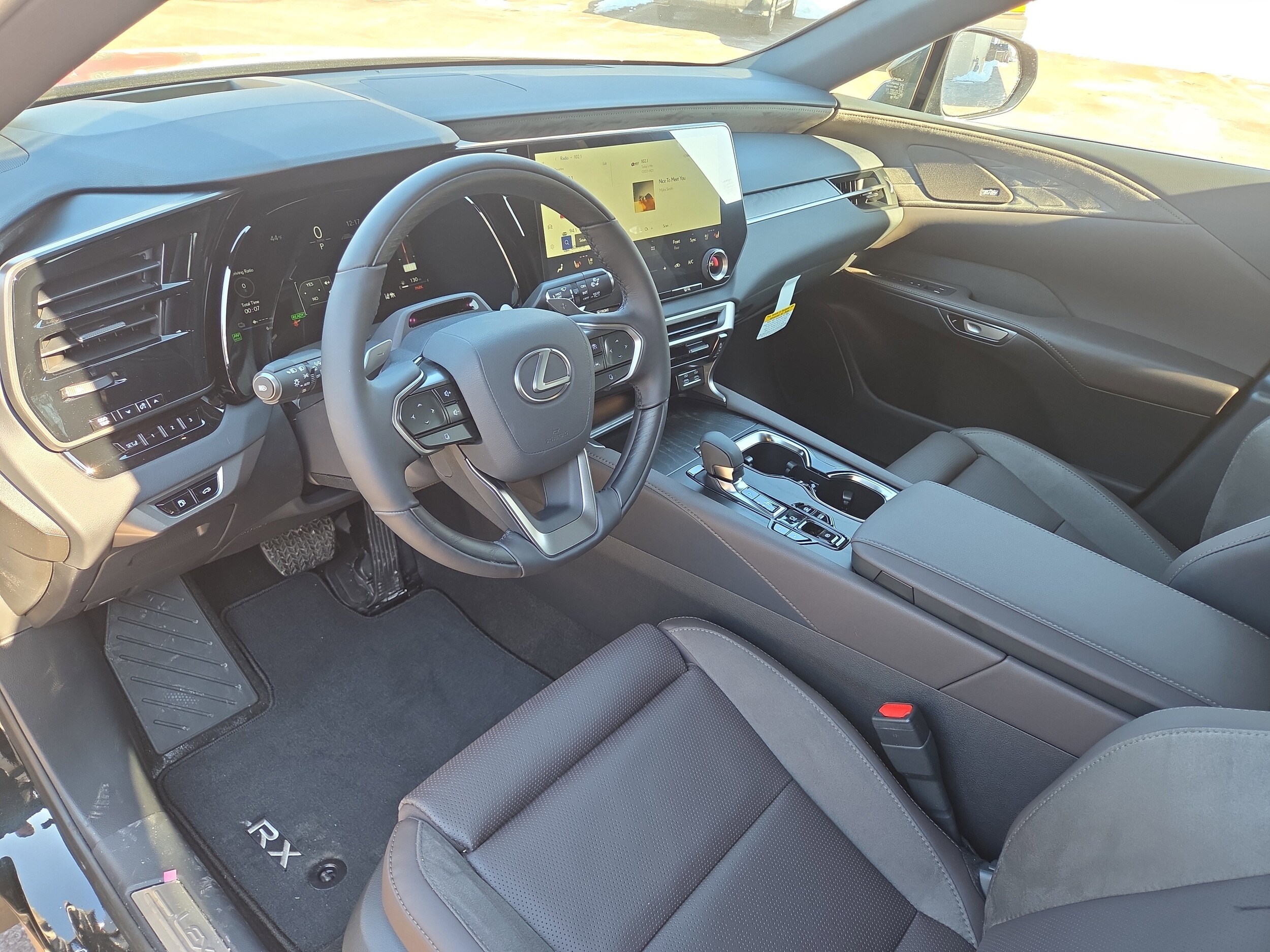 2026 Lexus RX 450h+ Luxury - Photo 8