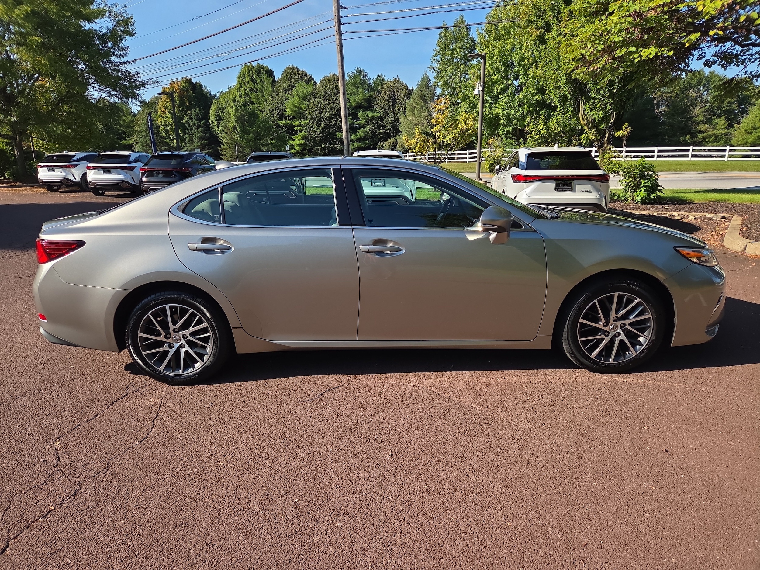 Used 2016 Lexus ES 350 with VIN 58ABK1GG0GU032224 for sale in Chester Springs, PA