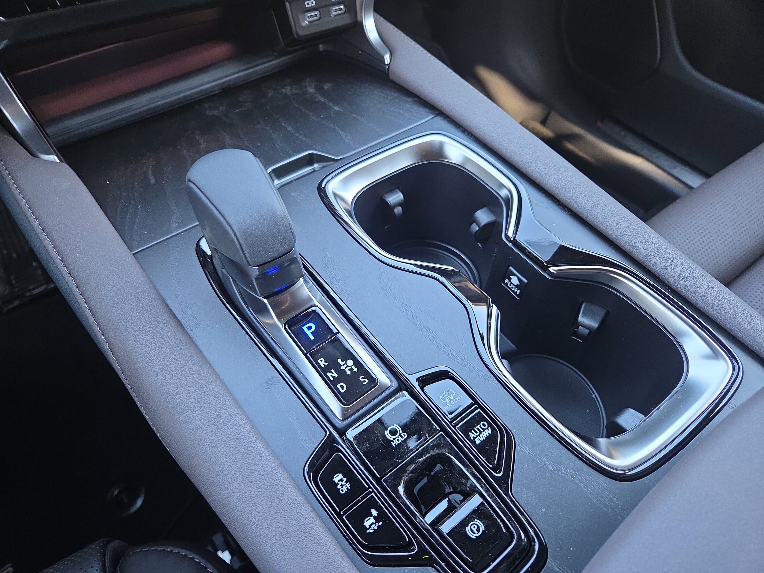 2026 Lexus RX 450h+ Luxury - Photo 14