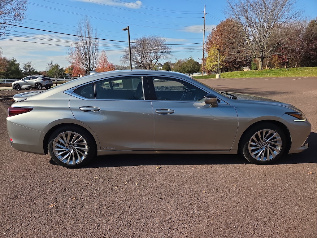 Certified 2019 Lexus ES 300h ULTRA LUXURY Sedan