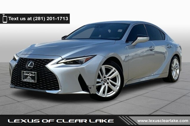 2021 Lexus IS 300's photo