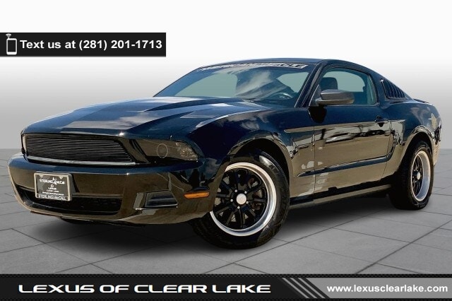 2012 Ford Mustang V6 Premium's photo