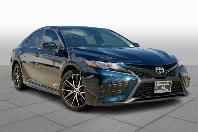 Used 2021 Toyota Camry SE with VIN 4T1G11AK1MU545054 for sale in Houston, TX