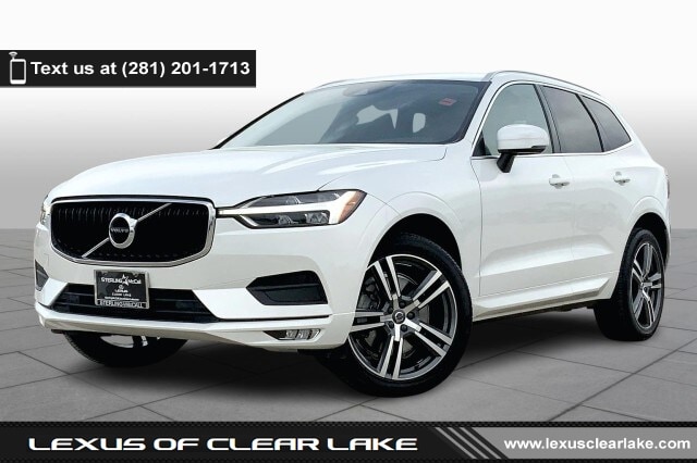 2021 Volvo XC60 Momentum's photo