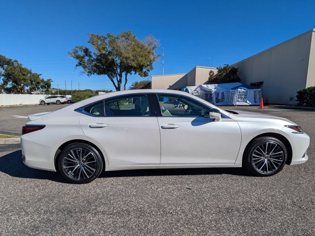 2025 Lexus ES 300h Base photo 4