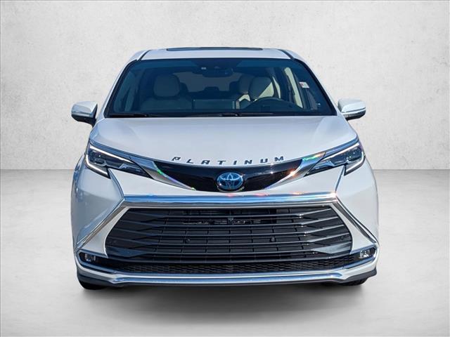 2025 Toyota Sienna Platinum photo 2