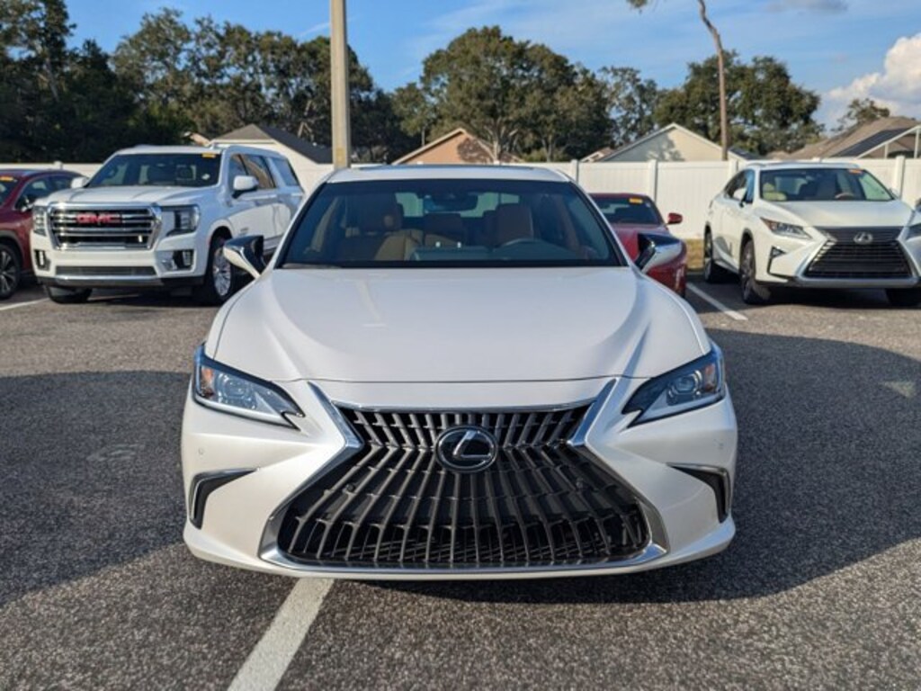 Used 2024 Lexus ES 350 Sedan