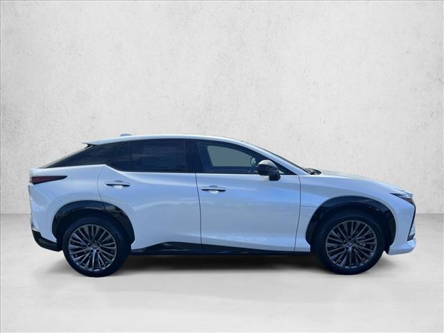 2023 Lexus RZ 450e Luxury photo 4