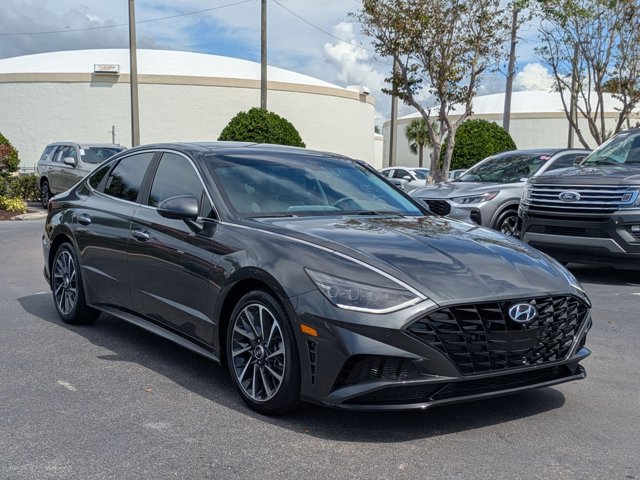 2022 Hyundai Sonata Limited photo 2