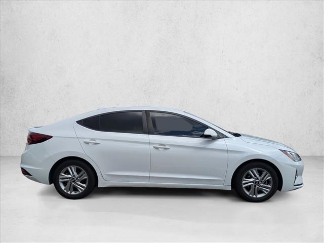 2020 Hyundai Elantra SEL photo 4