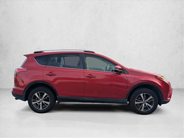 2017 Toyota RAV4 XLE photo 3