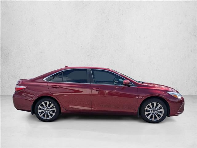 2017 Toyota Camry XLE photo 4