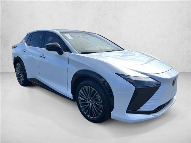 2023 Lexus RZ 450e Luxury photo 3