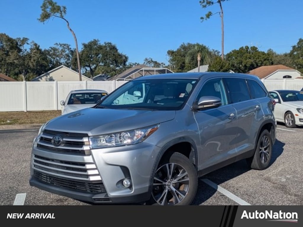 Used 2019 Toyota Highlander LE Plus V6 SUV