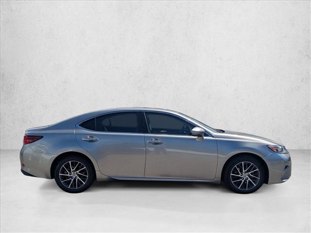 2016 Lexus ES 350 photo 3