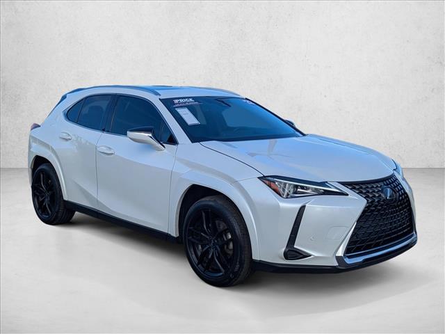 2022 Lexus UX 200 photo 3