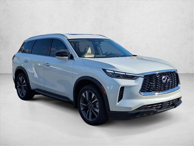 2023 Infiniti QX60 Luxe photo 3