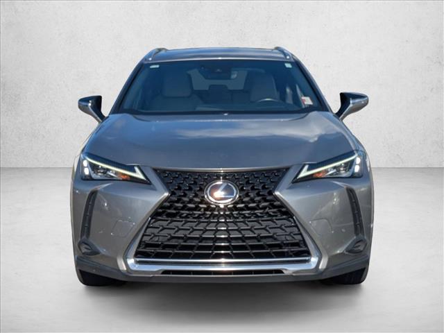 2020 Lexus UX 250h Premium photo 2
