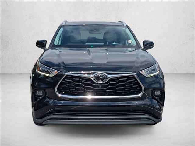 2020 Toyota Highlander Limited photo 2